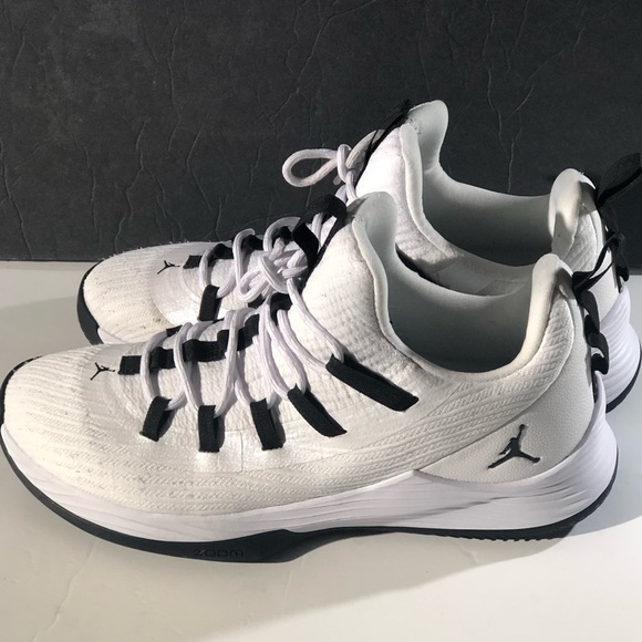 (Pre-Owned) Jordan Ultra Fly 2 low white and black - Picture 6 of 12